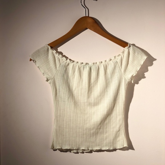 🌻Beige crop top🌻 - Picture 4 of 4